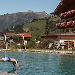 Lammwirt Hotel 4*